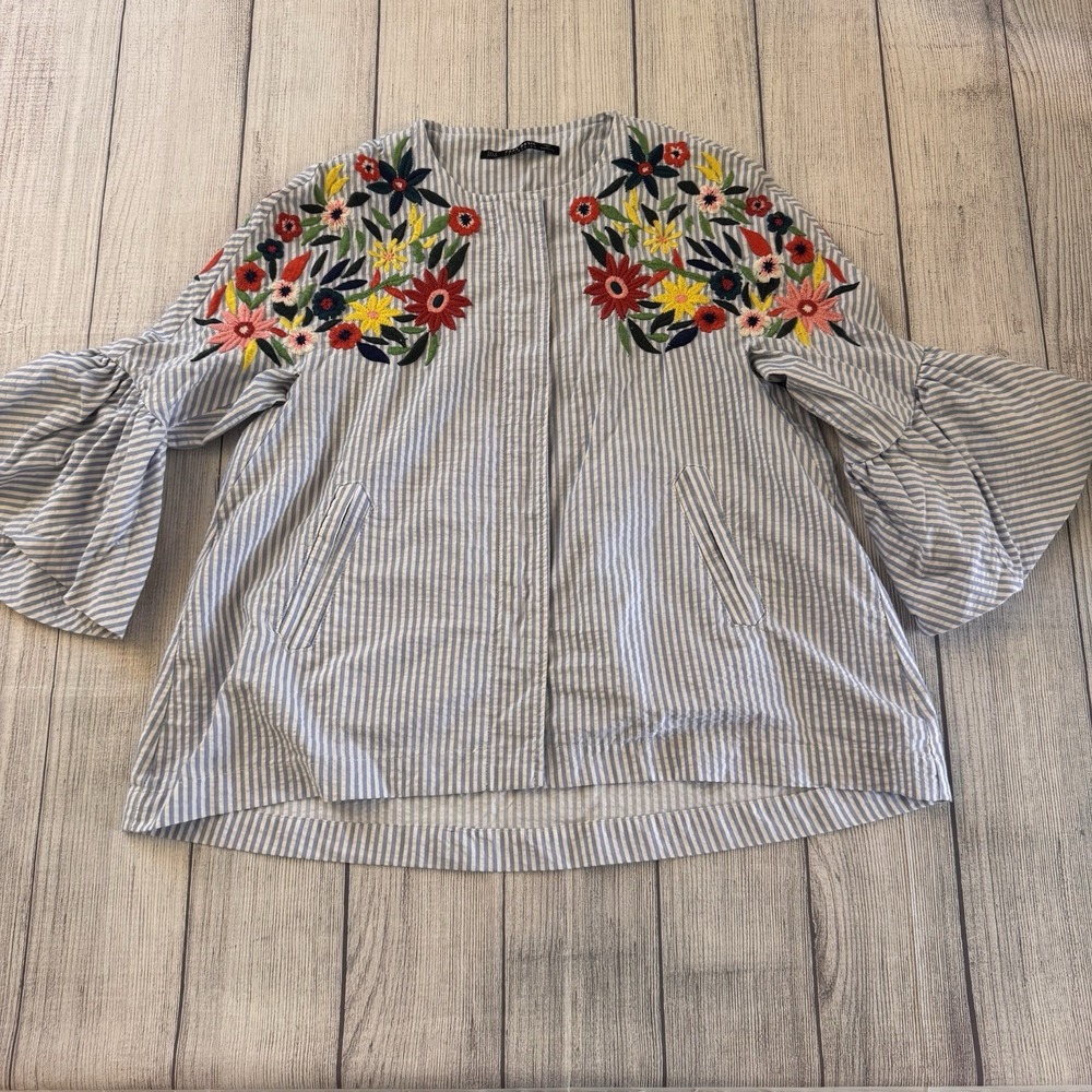 Zara Basics Blue‎ Seersucker Embroidered Jacket Zip Front Ruffled Sleeve Small